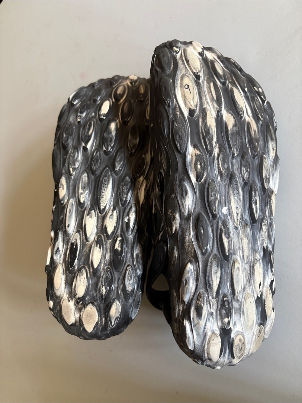 Merrell Vented Foam Clogs in Black and Silver Marble - Picture 4 of 7